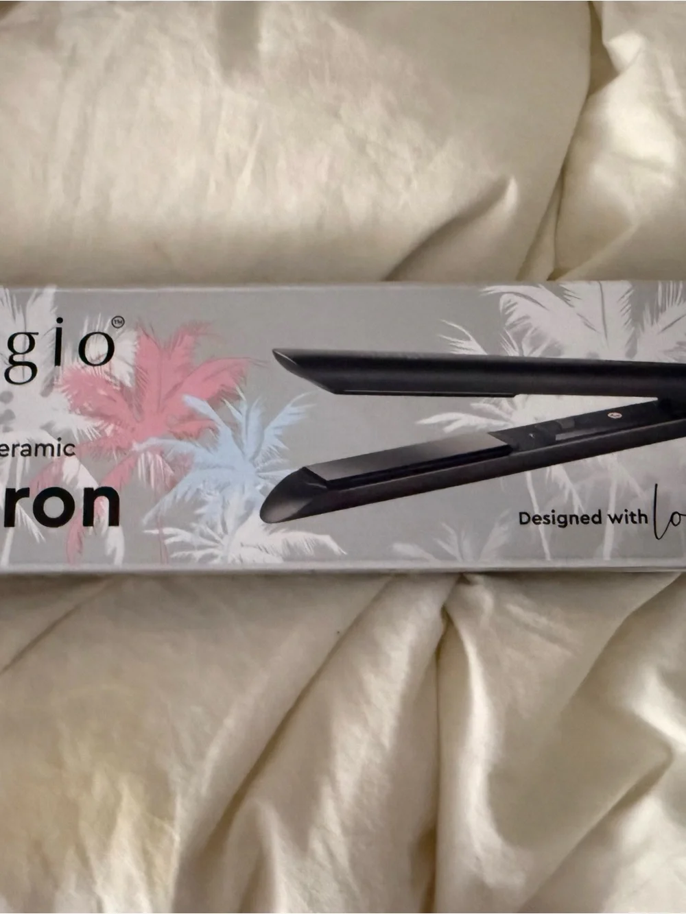 Black Ceramic Flat Iron Hair Straightener by Gio